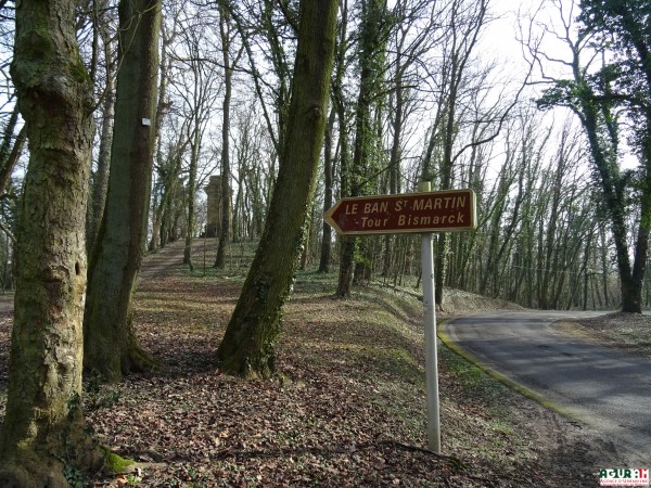 Mont Saint-Quentin, la Tour Bismarck à proximité. (photo apportée par les représentants de la commune, crédits : <em>AGURAM</em>)