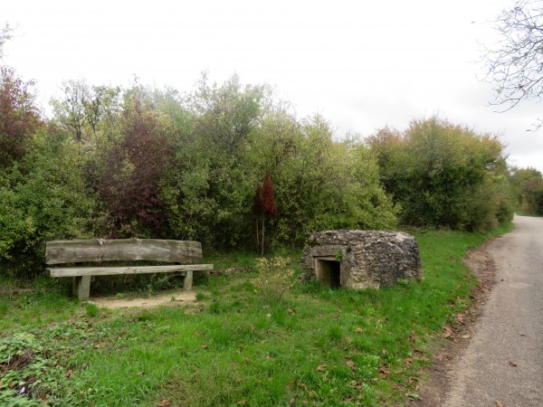 Des petites aménités jalonnent certains itinéraires pédestres ou autres petits espaces publics de village.