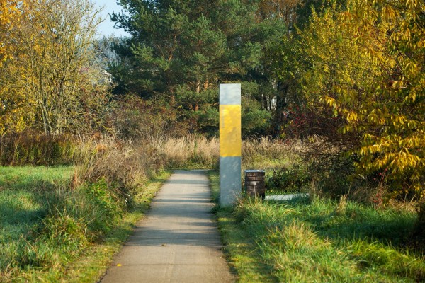 Totems et espaces de médiation paysagère - Totems signalétiques et espaces de médiation au sein du Nature Park de Trebbin (Allemagne), Agence hochC