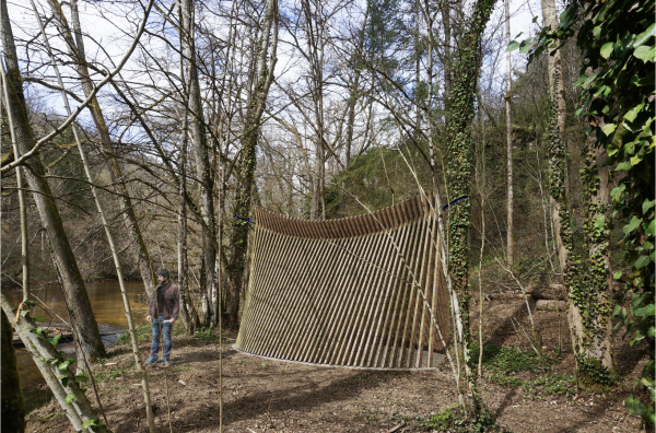 Les cabanes du festival des cabanes d’Annecy - Plus d’info : https://www.lefestivaldescabanes.com ; Val de chaise (crédit : Eric Gendre, Vincent Bernet Rollande)