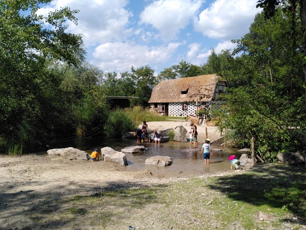 Jeux d’eau_Musée des maisons comtoises (crédit : Omnibus)